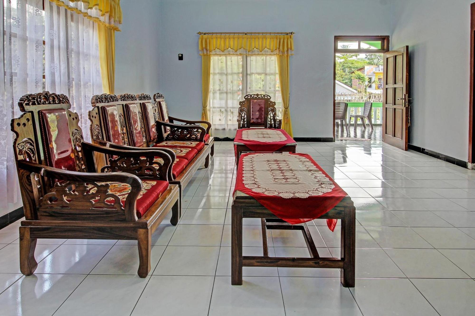 Spot On 91214 Desa Wisata Pandean Hotel Trenggalek Exterior foto