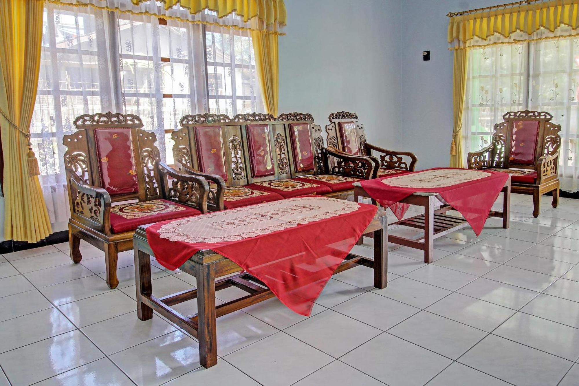 Spot On 91214 Desa Wisata Pandean Hotel Trenggalek Exterior foto